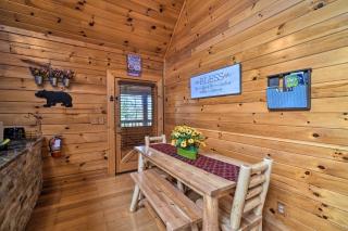 Inviting Sevierville Cabin with Deck and Hot Tub! - Sevierville - 1