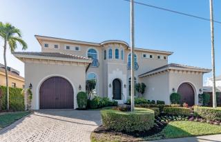 Southern Exposure I Waterfront 5 Bed House I Wide Water Views of Landmark Bay - 7