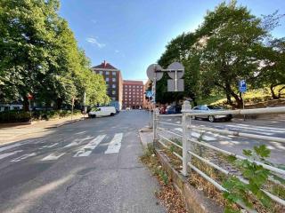 Studio apartment, view over the roofs for the sunrise - 8