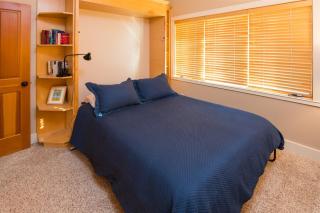 Riley`s Mountain View - 1