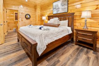 Pine Mountain Retreat, Hot Tub, Game Room, 1089 FREE tickets each paid day, Dollywood and More - Pigeon Forge - 1