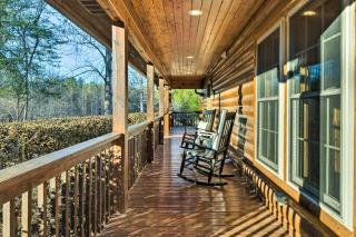 Quaint Cabin with Deck and Loft 10 Mi to Lake Lure! - Lake Lure - 9