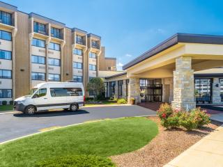 Crowne Plaza Milwaukee South by IHG - 1