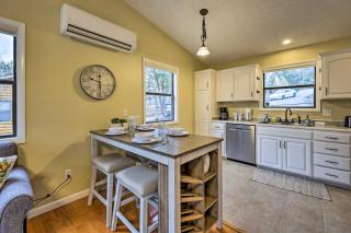 Lake Views Table Rock Lake Retreat with Fenced Yard - 4