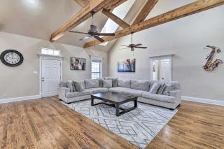 8 Mi to White Rock Lake Spacious Krum Home - 7