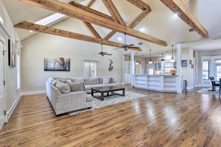 8 Mi to White Rock Lake Spacious Krum Home - 6