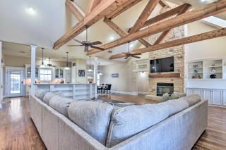 8 Mi to White Rock Lake Spacious Krum Home - 5