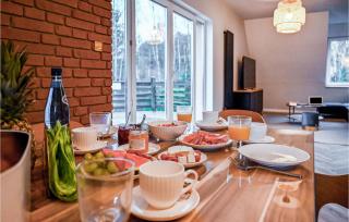 2 Bedroom Cozy Apartment In Stezyca - Stężyca - 1