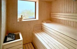 Stunning Home In Cestica With Sauna - 9