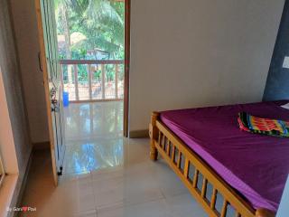 Golden Wings Cafe - Gokarna - 3