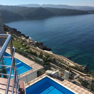 Orange Villa - 7 Bedrooms - 5 Star Location - Views - Pool - Dobra Voda - 8