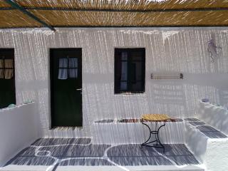 Pavlosx2 - Chora Folegandros - 3