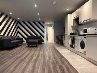 FLASH SALE Funky Holiday Accommodation Central Brighton Sleep 16 Guests - Brighton & Hove - 1