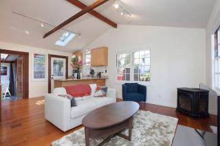 Berkeley Cottage, Comfy, Stylish Good Wi-Fi - 0