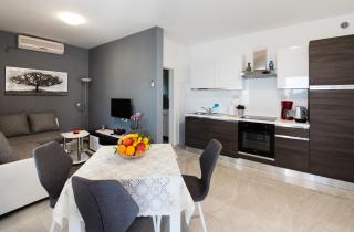 Apartments Care - Okrug Donji - 9