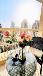 Lovely 1 Bedroom Luxury Apartment next to Burj Khalifa!! 24hr Concierge, Gym, Pool & Netflix - 29 Burj Boulevard in the heart of Downtown - 3