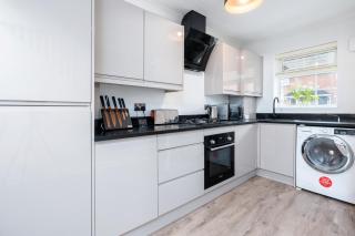Open Plan Contemporary Home - Designed for Contractors - Sale - 1