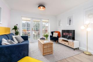 Open Plan Contemporary Home - Designed for Contractors - Sale - 8