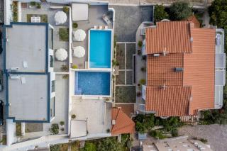 Holiday home Lolina,sea on a palm! HEATED POOL - 4