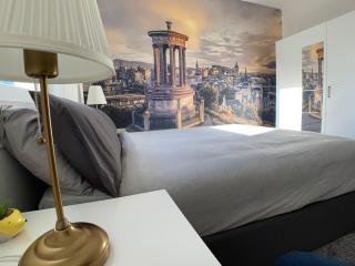 Maria- Bright and Modern City Center Apartment . - Edimburgo - 6