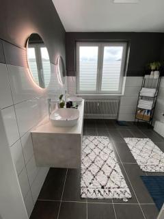 Apartment City Süd- 5 Zimmer_15 Personen _ Komplett_eingerichtet - 7