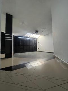 BEAUTIFUL PRIVATE HOUSE in the downtown with 3 floors - 5