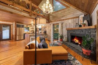 February Savings! 3 King Beds! Creek! Hot Tub! - Blue Ridge - 0
