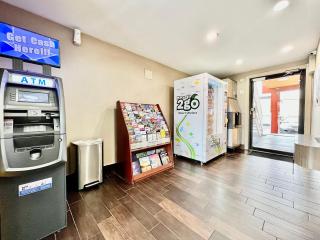 Days Inn & Suites by Wyndham Arlington Near Six Flags - Arlington - 3