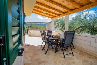 OPG Villa Meri - Pučišća - 4