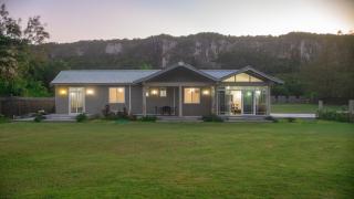 Soak'D Pineapple Villa - Berrydale - 2
