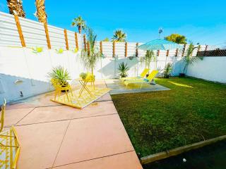 A PLACE IN THE SUN Hotel - ADULTS ONLY Big Units, 24h Heated Pool & Spa in 1 Acre Park Prime Location, DOG Friendly, TOP Midcentury Modern Boutique Hotel - Palm Springs - 3