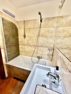 DECOR 3 metro fast WiFi 1Gbs 80'TV HBO Disney AppleTV - Varsovia - 6