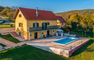 Two-Bedroom Holiday Home In Otocac - Otočac - 3