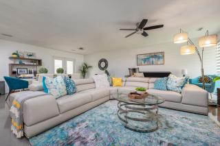 UF SUNSHINE HOUSE - Patio & BBQ - Chef Kitchen - EV Car Station - Upscale Neighborhood! - Gainesville - 0