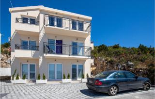 Amazing Apartment In Komarna With Wifi - 4