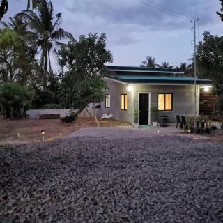 King Arts Bed and Breakfast with WiFi and Netflix! Near Bluemoon and Angelfields - Silang - 2