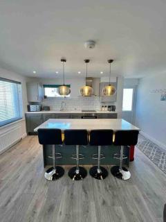 The Emslie Road Beach Flat - 7