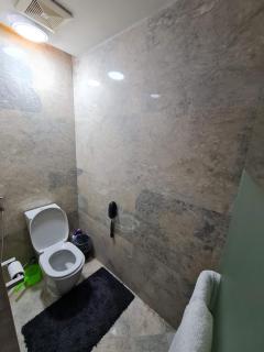 Off Walking St Executive Suite - 2