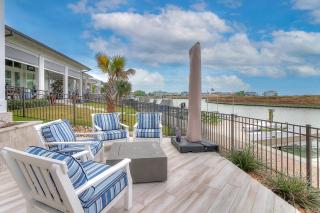 Waterfront Paradise, Private Pool & Dock, Poolside TV & Multi-TV Game Room - Rockport - 9