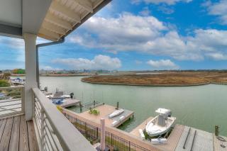 Waterfront Paradise, Private Pool & Dock, Poolside TV & Multi-TV Game Room - Rockport - 8