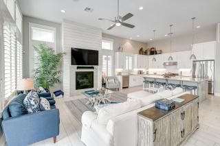 Waterfront Paradise, Private Pool & Dock, Poolside TV & Multi-TV Game Room - Rockport - 4