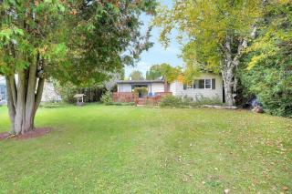 Rustic cottage on Canal Lake - Carden - 8
