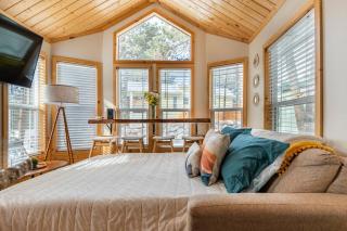 Tiny Haven Spacious Feel, BBQ & Peak Views - 1