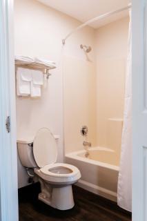 Quality Inn Johnson City I-26 exit 17 - Johnson City - 8
