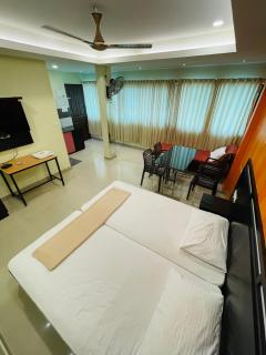 OMAR RESIDENCY - Cochin - 3