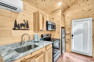 Greenbriar Place, Pickleball Court, Creek, WIFI, Mountain Views, Starting at 79" - Cosby - 9