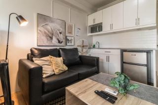 7th floor Cebu IT Park studio walking distance to everything - 3