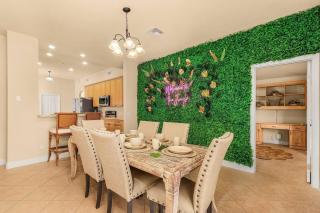 Welcome to The Jungle! Pool & Jacuzzi! Sleeps 12+! - Cape Coral - 3