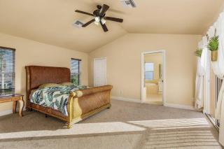 Welcome to The Jungle! Pool & Jacuzzi! Sleeps 12+! - Cape Coral - 2