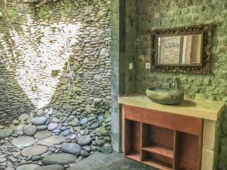 Cozy Wayan Sueta's Garden Villa 2 - 5